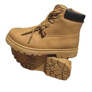 Little Kids Size:1 Brown Boots, Brand Highland . Brand New